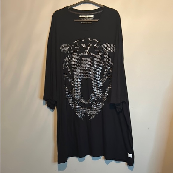 Sean John Black and Silver Short Sleeve Tee - Picture 1 of 7
